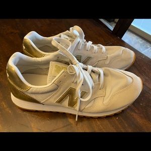 Womens Cream and Gold New Balance 520’s size 9